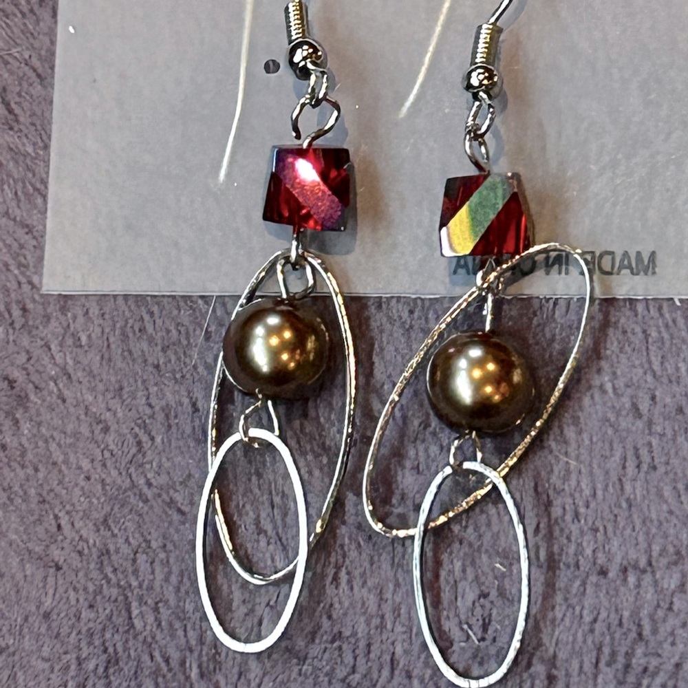 Silver and glass dangling earrings